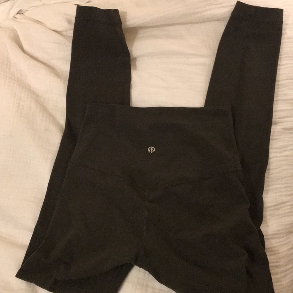 Lululemon aligns 25”